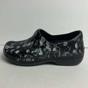 Crocs Womens Neria Pro II Clog Black Size 8 M